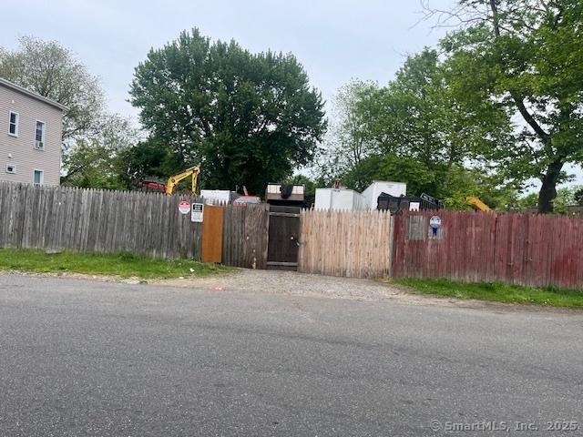 60 Read St, Bridgeport, CT 06607