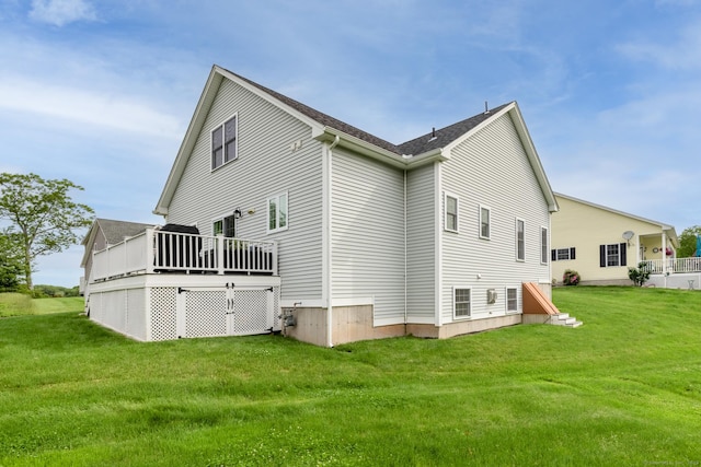 100 Silver Island Way Unit 100, Berlin, CT 06037 - back of property featuring a wooden deck and a lawn