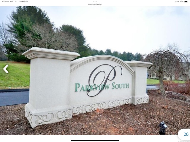 207 Summer Hill Dr Unit 207, South Windsor, CT 06074 - community sign with a yard