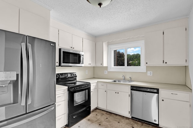 207 Summer Hill Dr Unit 207, South Windsor, CT 06074 - kitchen with appliances with stainless steel finishes, a textured ceiling, light countertops, and white cabinets