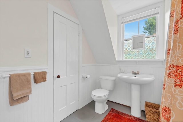 187 Whitehall Ave, Stonington, CT 06355 - bathroom with toilet, wainscoting, a sink, and a shower with curtain