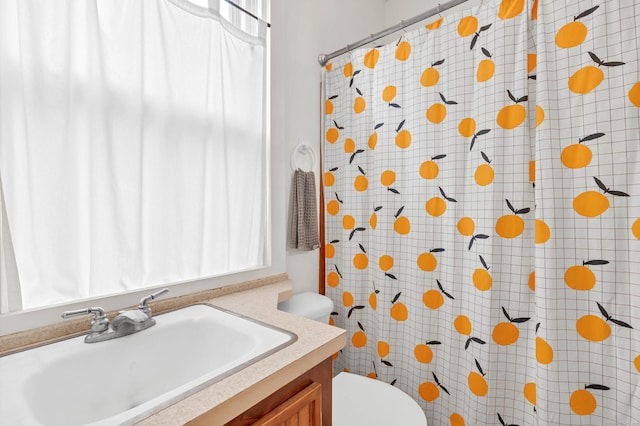 187 Whitehall Ave, Stonington, CT 06355 - full bathroom featuring toilet, a shower with curtain, and vanity