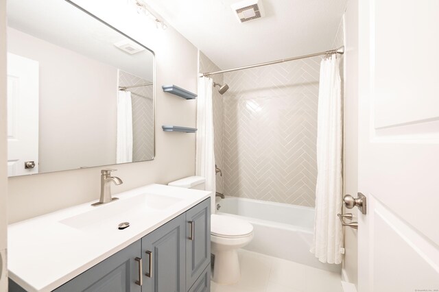 239 Old Farms Rd Apt 15B, Avon, CT 06001 - full bath featuring vanity, toilet, and shower / bath combination with curtain