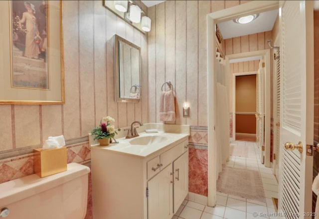 846 Arbutus St, Middletown, CT 06457 - bathroom featuring tile patterned flooring and vanity