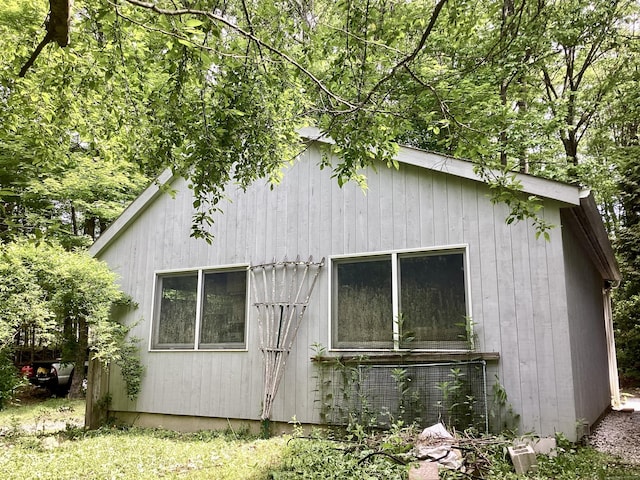 322 N St, Roxbury, CT 06783 - view of side of home with an outdoor structure