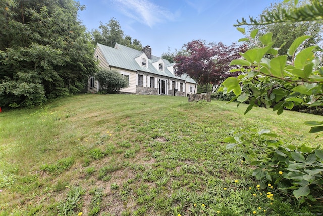 567 Bunker Hill Ave, Waterbury, CT 06708 - view of grassy yard