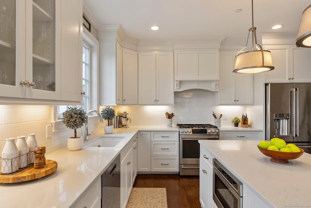 788 Farmington Ave Apt 202, Farmington, CT 06032 - kitchen with stainless steel appliances, a sink, dark wood finished floors, white cabinetry, and recessed lighting