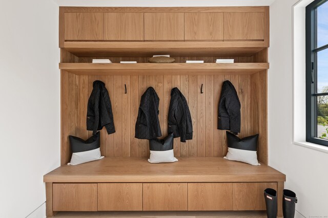 7 Dairy Rd, Greenwich, CT 06830 - view of mudroom