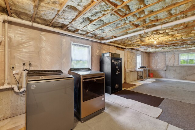 21 Dilaj Dr, Columbia, CT 06237 - washroom with washing machine and dryer