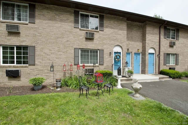 35 Mountain Village Rd Unit 15, Waterbury, CT 06706 - view of property with a front lawn