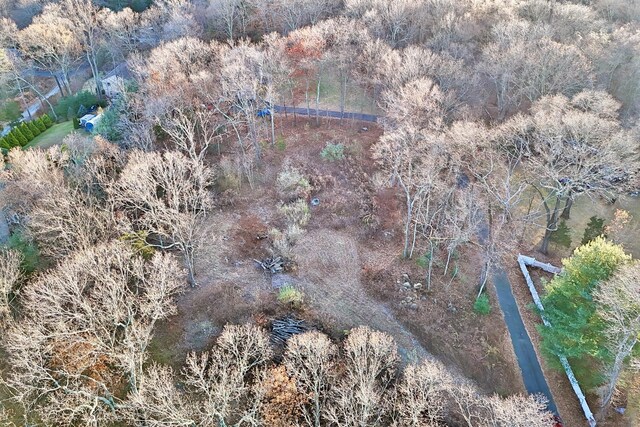 24 Burma Rd, Woodbridge, CT 06525