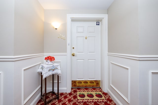 237 Fern St Apt 206W, West Hartford, CT 06119 - entryway with wainscoting