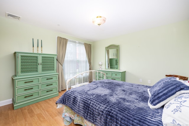 237 Fern St Apt 206W, West Hartford, CT 06119 - bedroom with light wood-style floors