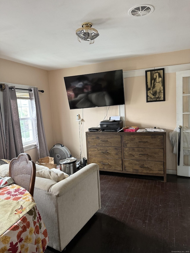 290 Ridgefield Ave, Bridgeport, CT 06610 - view of living area