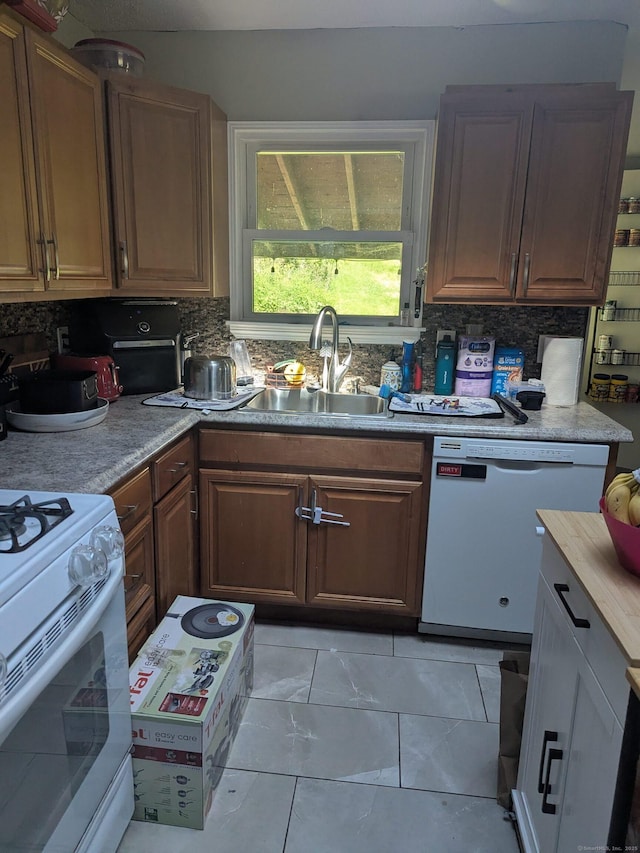 4 Lynn Ln, Windsor Locks, CT 06096 - kitchen featuring white appliances, a sink, tasteful backsplash, and light countertops