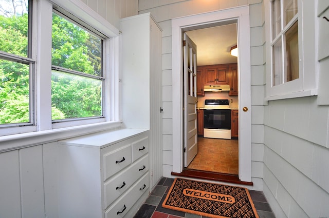 27 Prospect St, Bloomfield, CT 06002 - hall with plenty of natural light