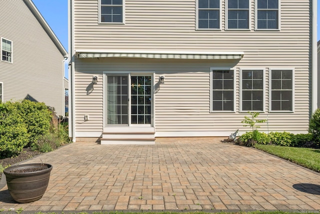 51 Lexington Gdns Unit 51, North Haven, CT 06473 - back of property featuring a patio