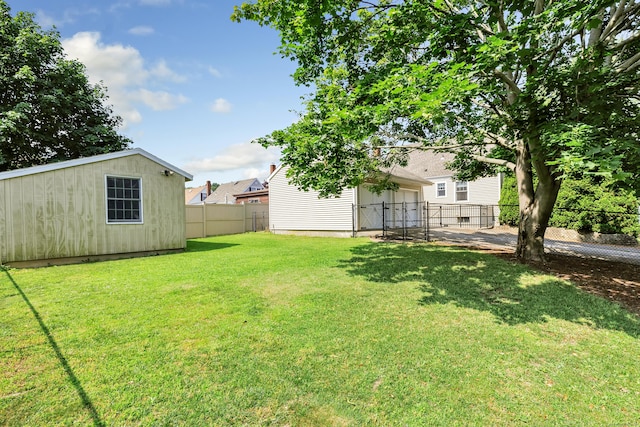 855 Stratford Rd, Stratford, CT 06615 - fenced backyard with an outdoor structure