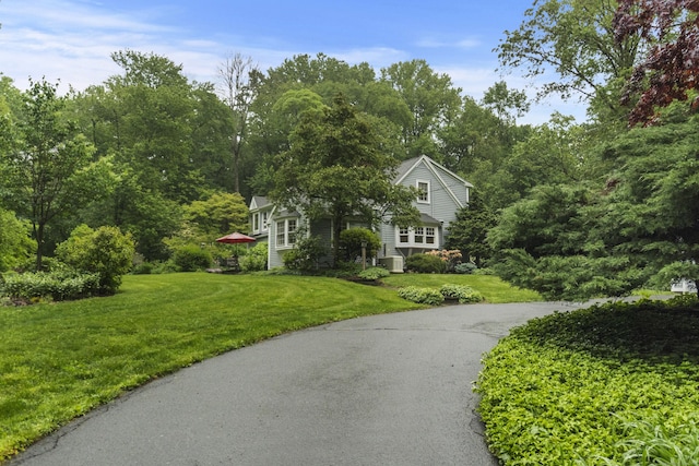 89 Pease Rd, Woodbridge, CT 06525 - view of front of home featuring a front yard and asphalt driveway