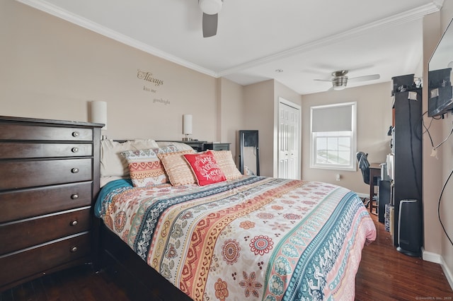 86 Chambers St, Waterbury, CT 06708 - bedroom with dark wood finished floors, ornamental molding, baseboards, a closet, and a ceiling fan