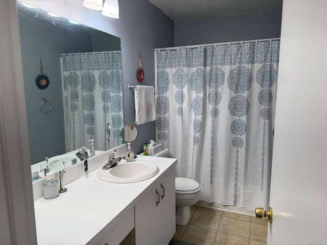 925 Oronoke Rd Unit 26F, Waterbury, CT 06708 - full bathroom featuring vanity, toilet, and a shower with curtain
