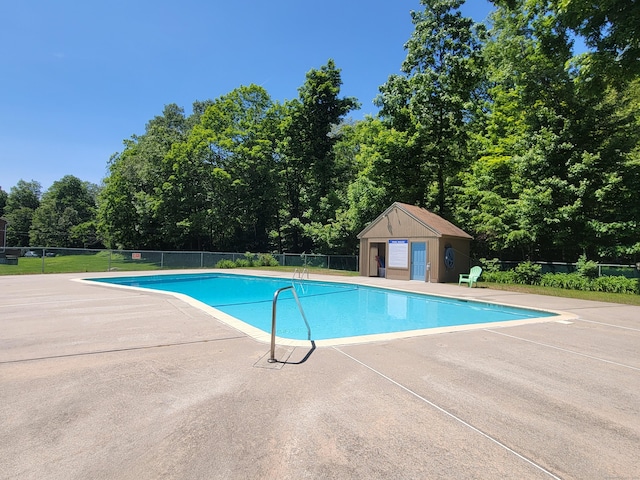 213 Baxter Rd Apt D, Mansfield, CT 06268 - community pool with a patio area