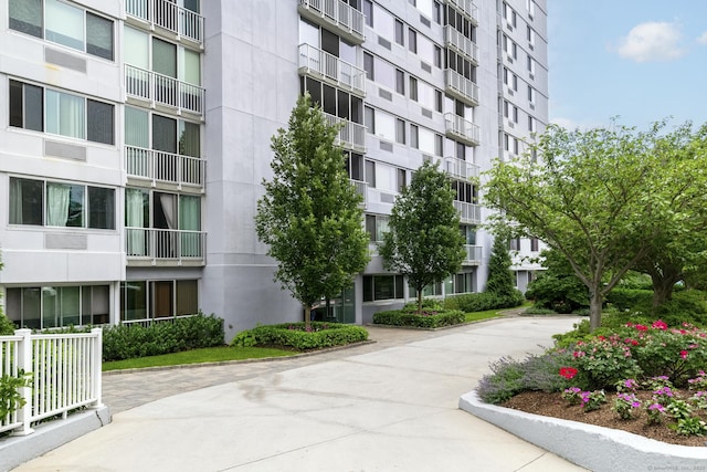 1 Strawberry Hill Ave Apt 7A, Stamford, CT 06902 - view of apartment building / complex