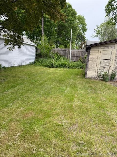 11 Deerfield St, East Haven, CT 06512 - view of yard with an outbuilding
