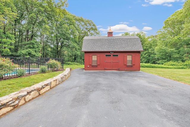 44 Josies Ring Rd, Monroe, CT 06468 - garage featuring asphalt driveway