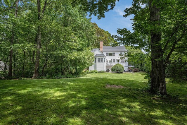 12 Stanton Ct, Madison, CT 06443 - view of green lawn