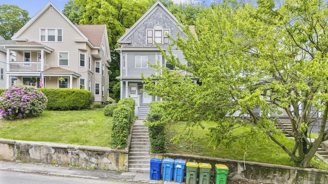 108 Highland Ave, Waterbury, CT 06708 - view of front of home featuring a front lawn