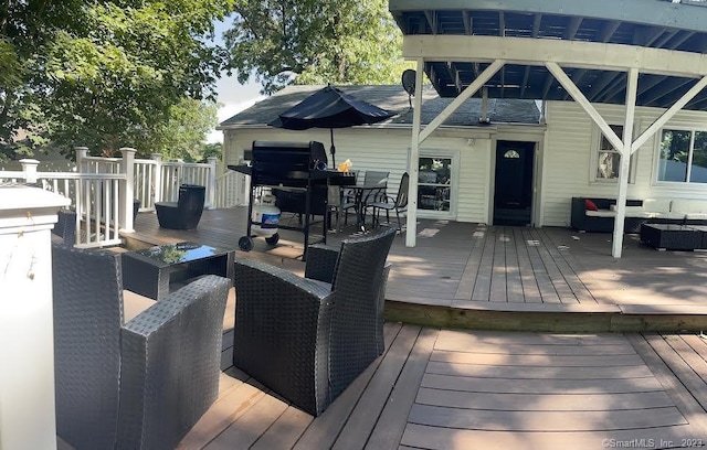 665 W Main St, West Haven, CT 06516 - deck with outdoor dining space