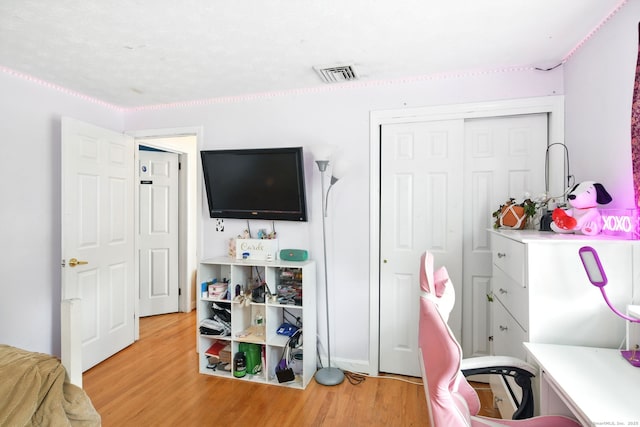 5 Crabapple Rd, Windsor, CT 06095 - bedroom with light wood finished floors and a closet