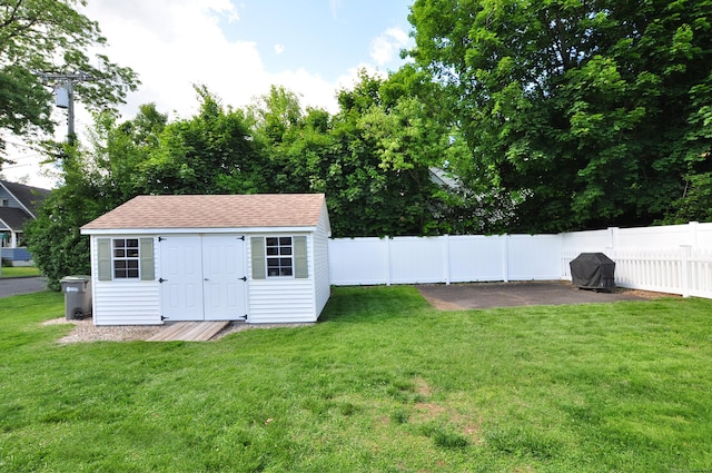 89 Bigelow St, Manchester, CT 06040 - view of yard with a patio area