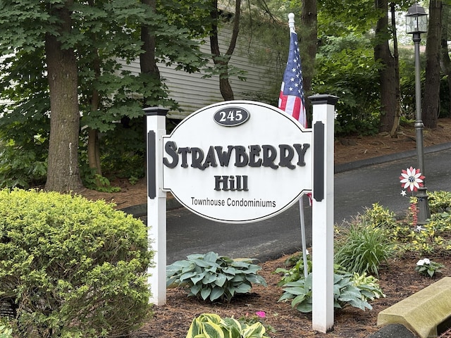 245 E Woodland St Apt 14, Meriden, CT 06451 - view of community / neighborhood sign