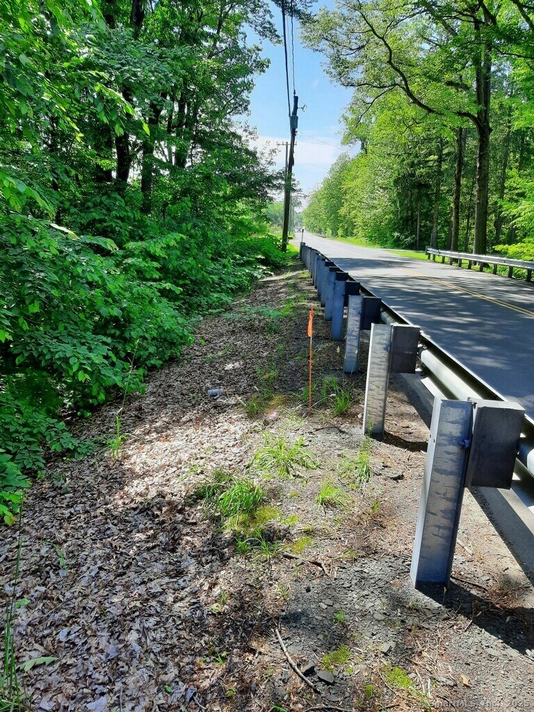 Mullen Rd, Enfield, CT 06082