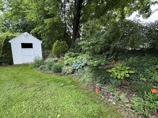 284 Gilbert Ave, Winchester, CT 06098 - view of green lawn