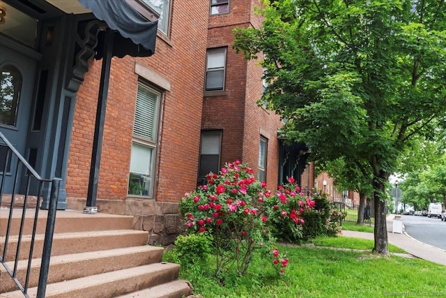 68 Morris St Unit 202, Hartford, CT 06114 - doorway to property with brick siding