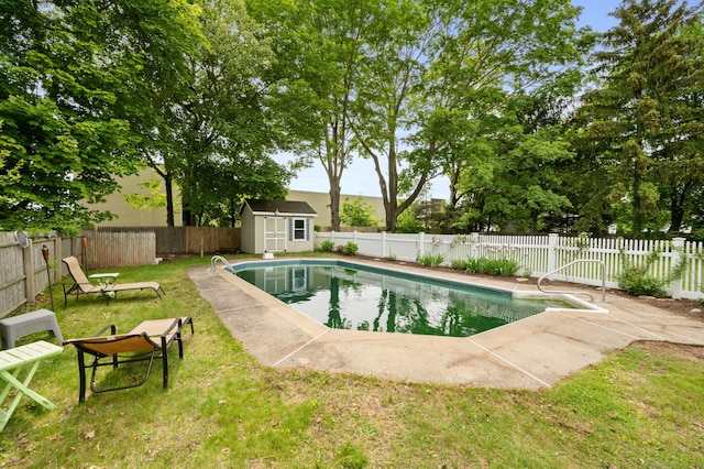 8 Maple Ave, Clinton, CT 06413 - view of pool