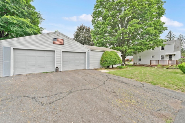 151 Mckee St, Manchester, CT 06040 - view of detached garage