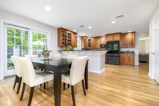 525 Bennetts Farm Rd, Ridgefield, CT 06877 - dining area featuring recessed lighting and light wood-type flooring