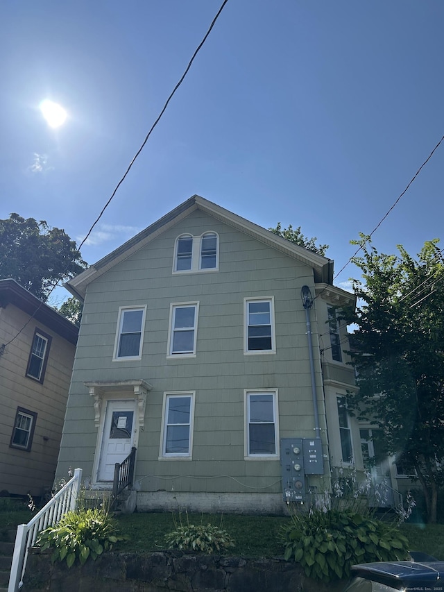 51 Division St, Norwich, CT 06360 - view of front facade featuring entry steps