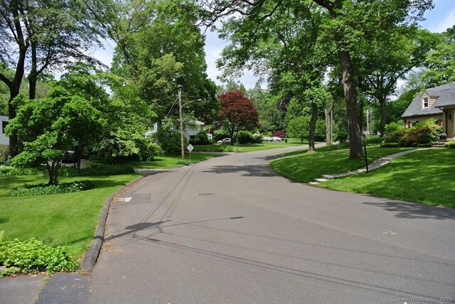 175 Tokeneke Dr, North Haven, CT 06473 - photo 2