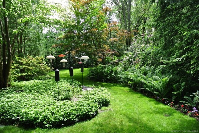 175 Tokeneke Dr, North Haven, CT 06473 - photo 8