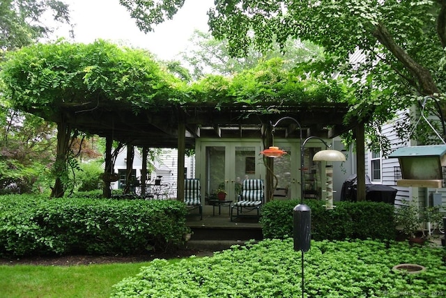 175 Tokeneke Dr, North Haven, CT 06473 - view of front facade with french doors