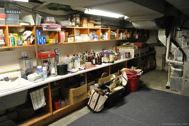 175 Tokeneke Dr, North Haven, CT 06473 - storage with a sink
