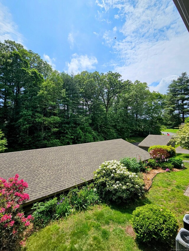 42 Village Rd Unit 42, Southington, CT 06489 - view of yard