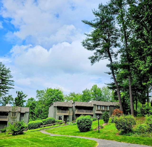 42 Village Rd Unit 42, Southington, CT 06489 - view of front facade featuring a front lawn