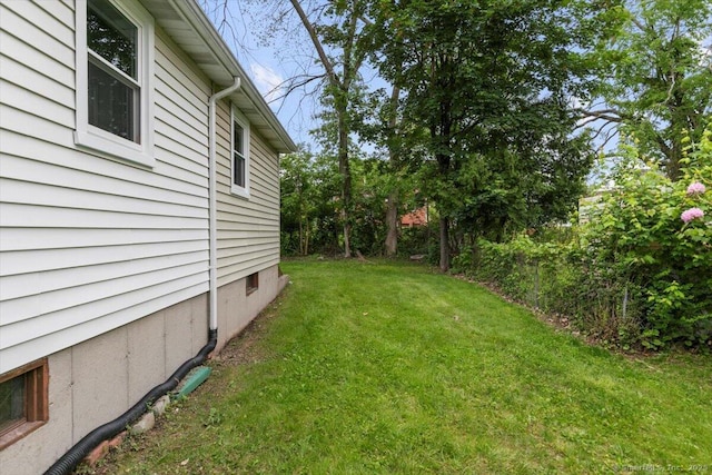 121 Lurton St, New Britain, CT 06053 - view of green lawn