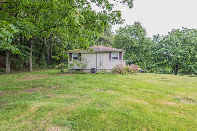 20 Wescott Rd, Simsbury, CT 06070 - view of grassy yard